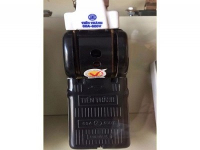 Cầu dao tiến thành 2P 60A