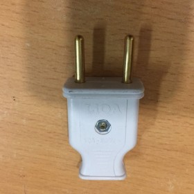 Phích cắm lioa phi 4